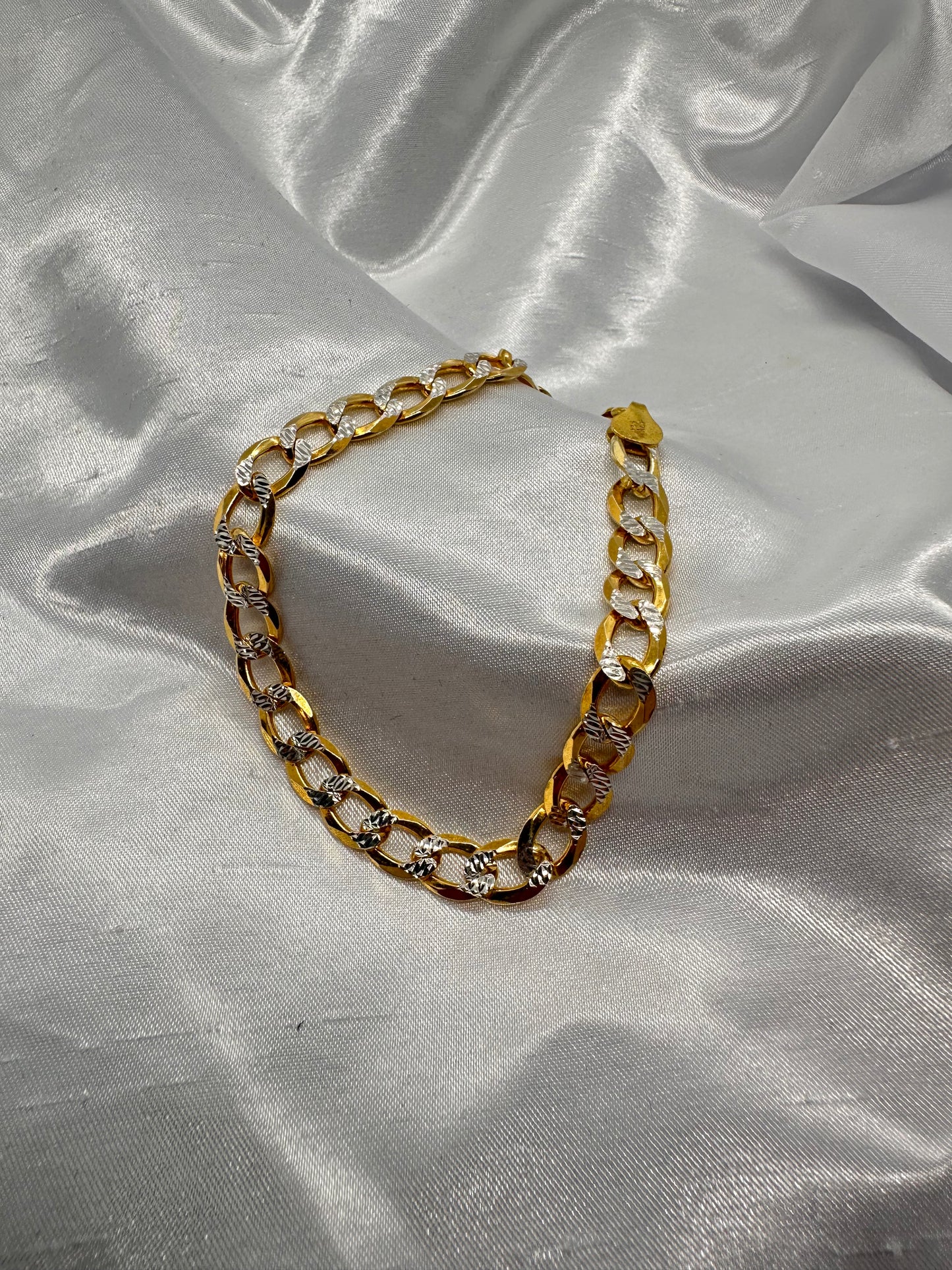 Cuban link 2-Tone bracelet