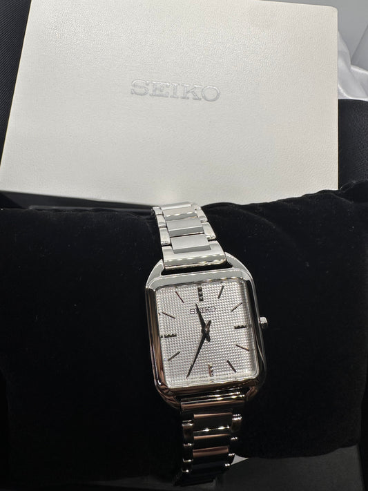 ESSENTIALS SWR073